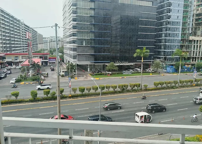 503-1queen Bed 1-pull Out 1-sofa Bed 1- Extra Matressedsa View Apartamento Manila